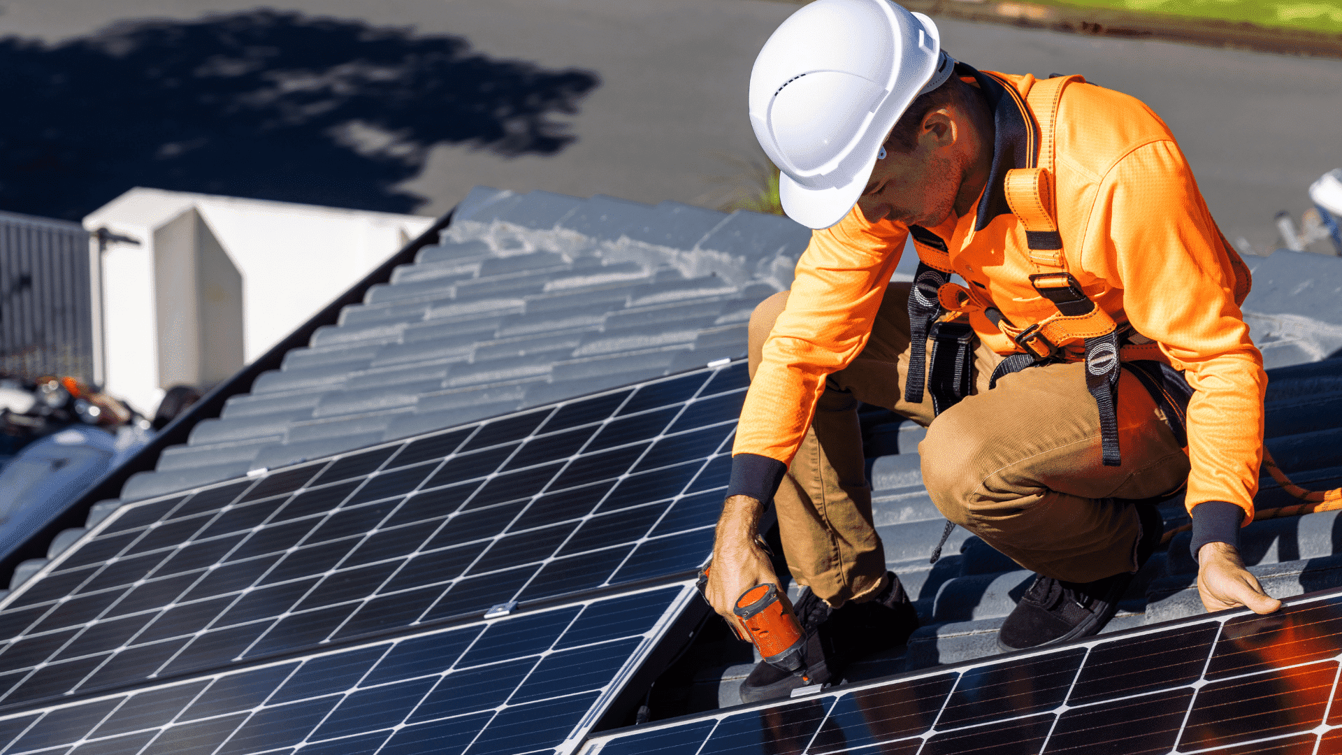 Émotions positives, énergie positive : des familles épanouies avec nos instllation de panneaux solaires