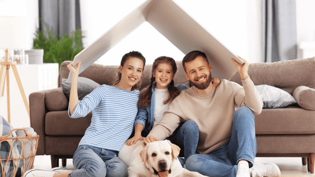 Le bien-être à la maison commence par une pompe à chaleur - une famille heureuse en témoigne.