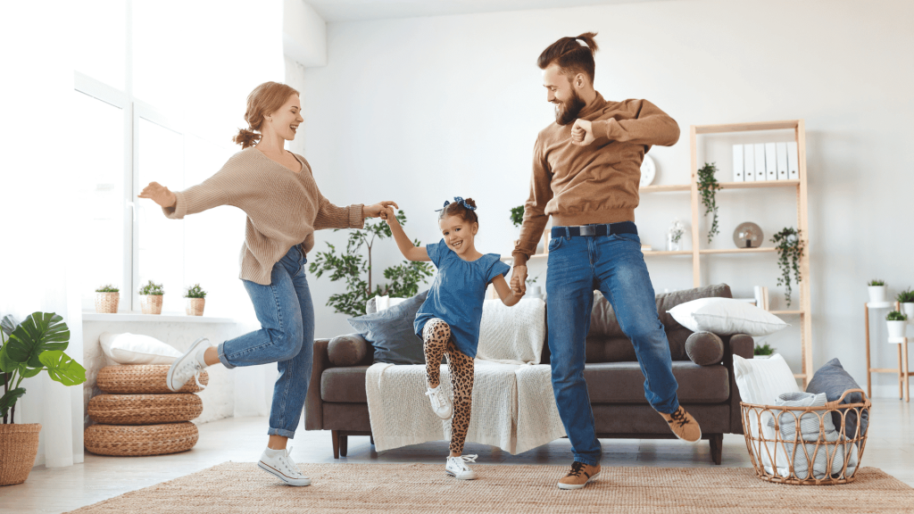 Changement climatique positif : des sourires radieux grâce à notre système de chauffage à pompe à chaleur.